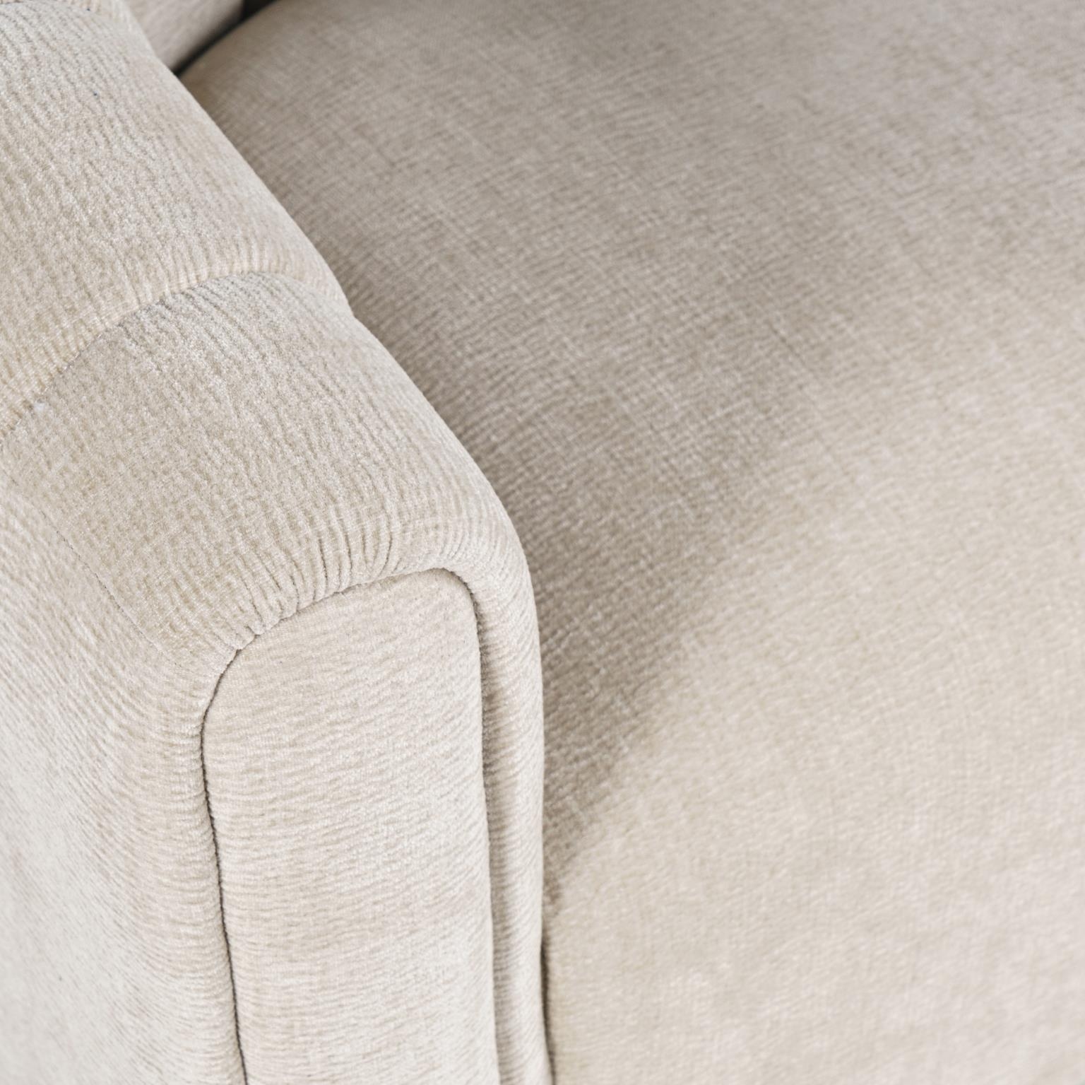 Jofran Grande Swivel Accent Chair