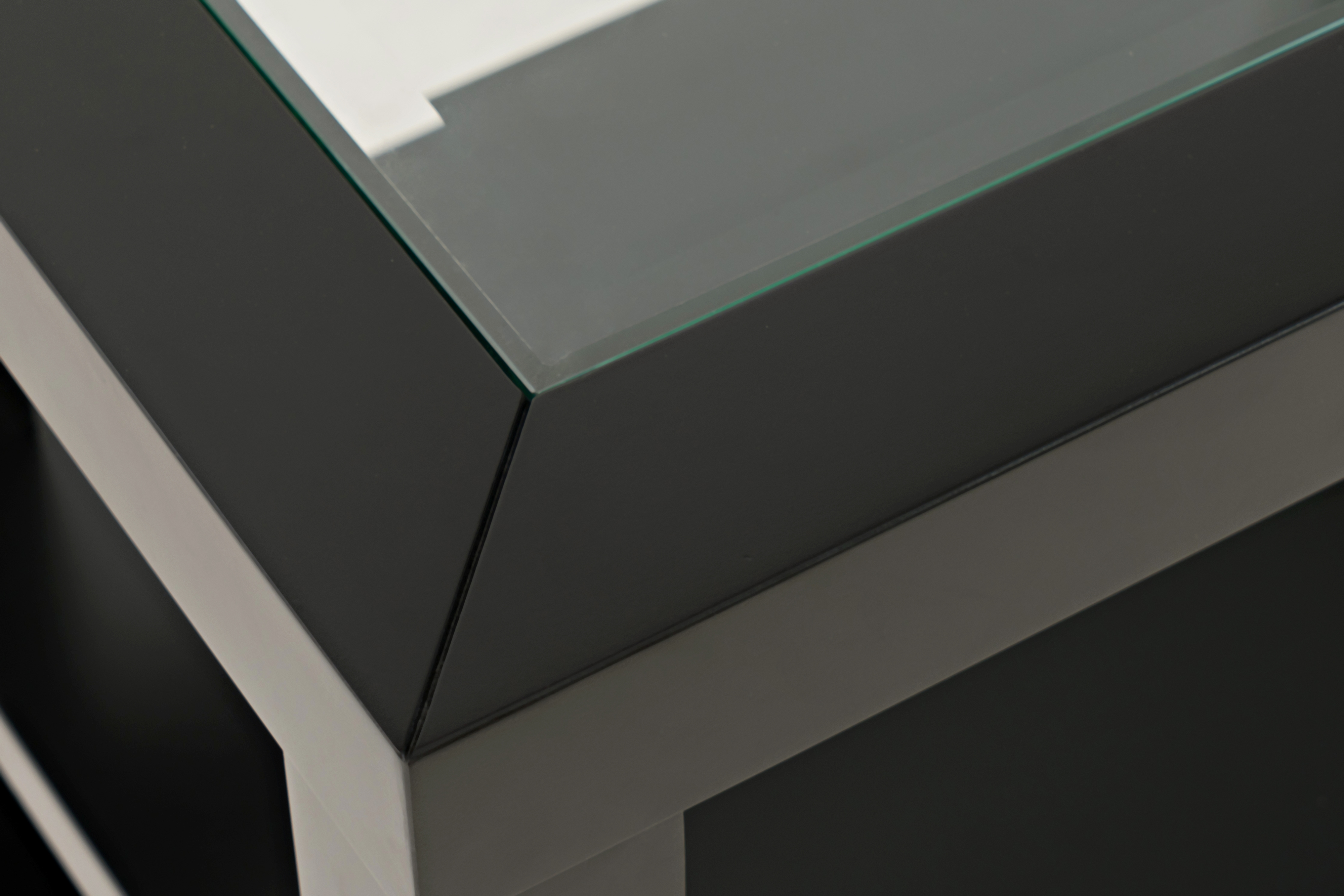 Jofran Urban Icon Chairside Table