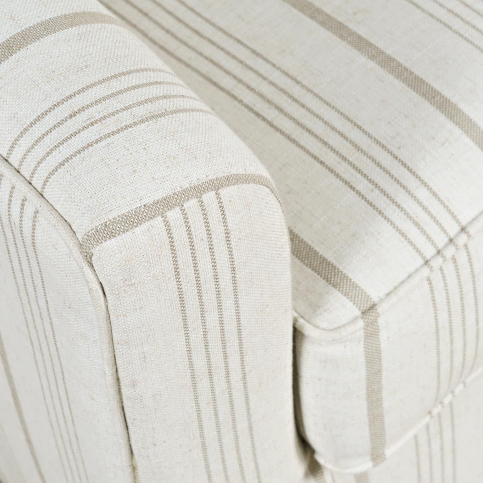 Jofran Blakely Swivel Accent Chair