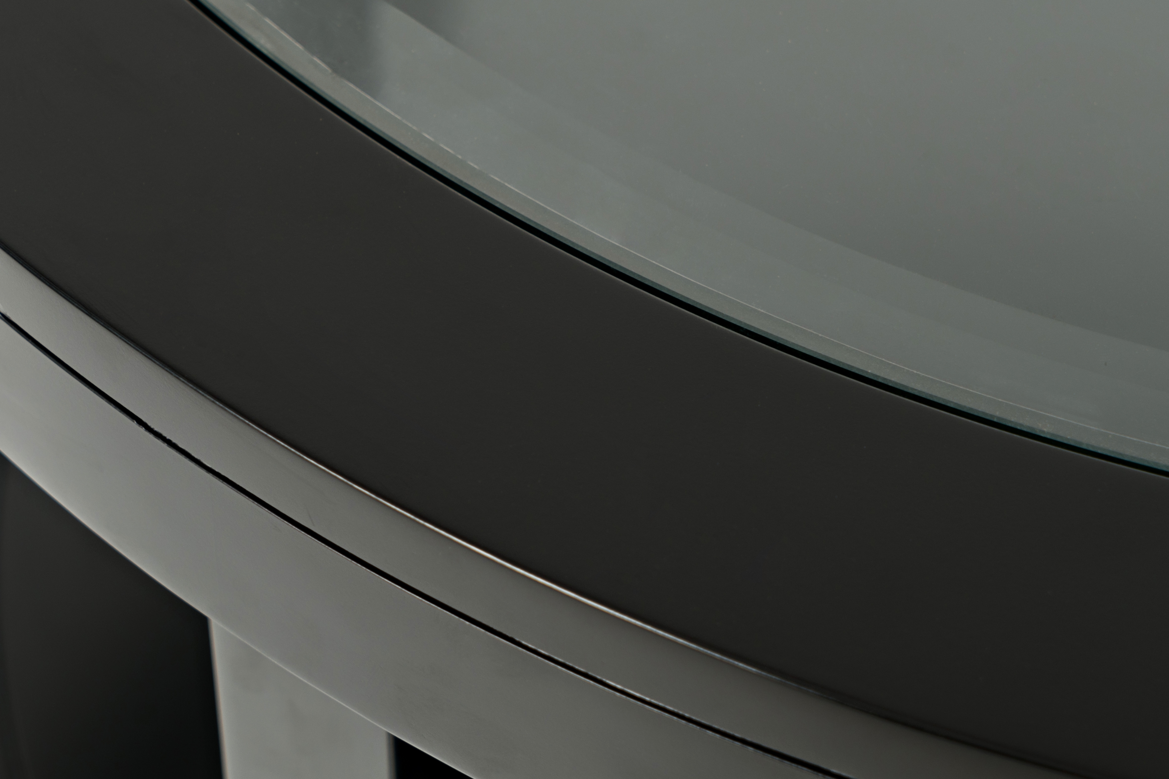 Jofran Urban Icon Round Castered Cocktail Table