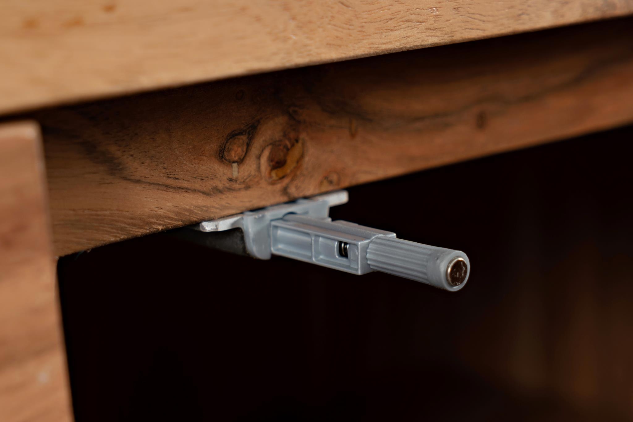 Belfort Essentials The Wave 3 Door Accent Cabinet