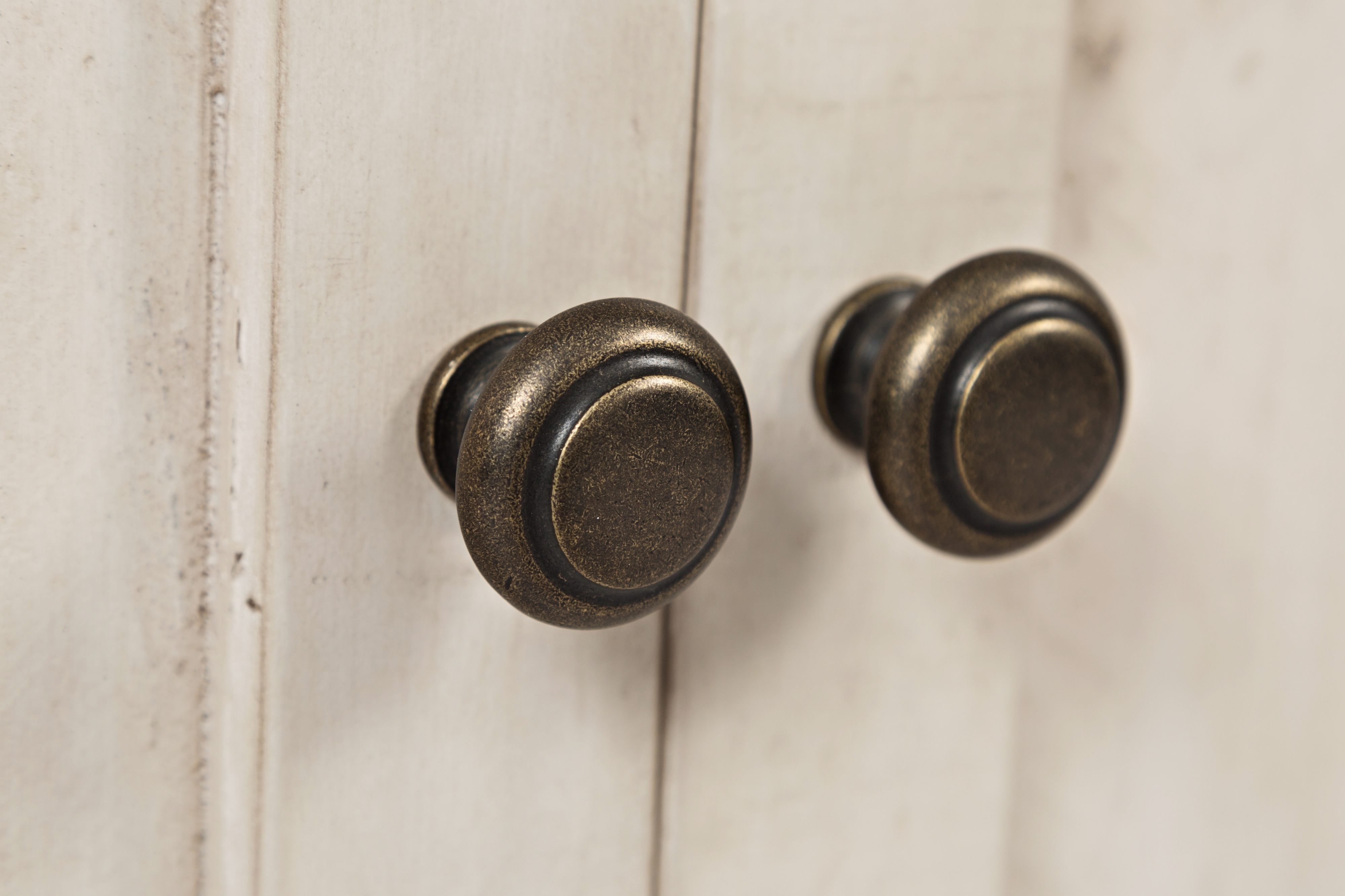 Jofran Madison County Console