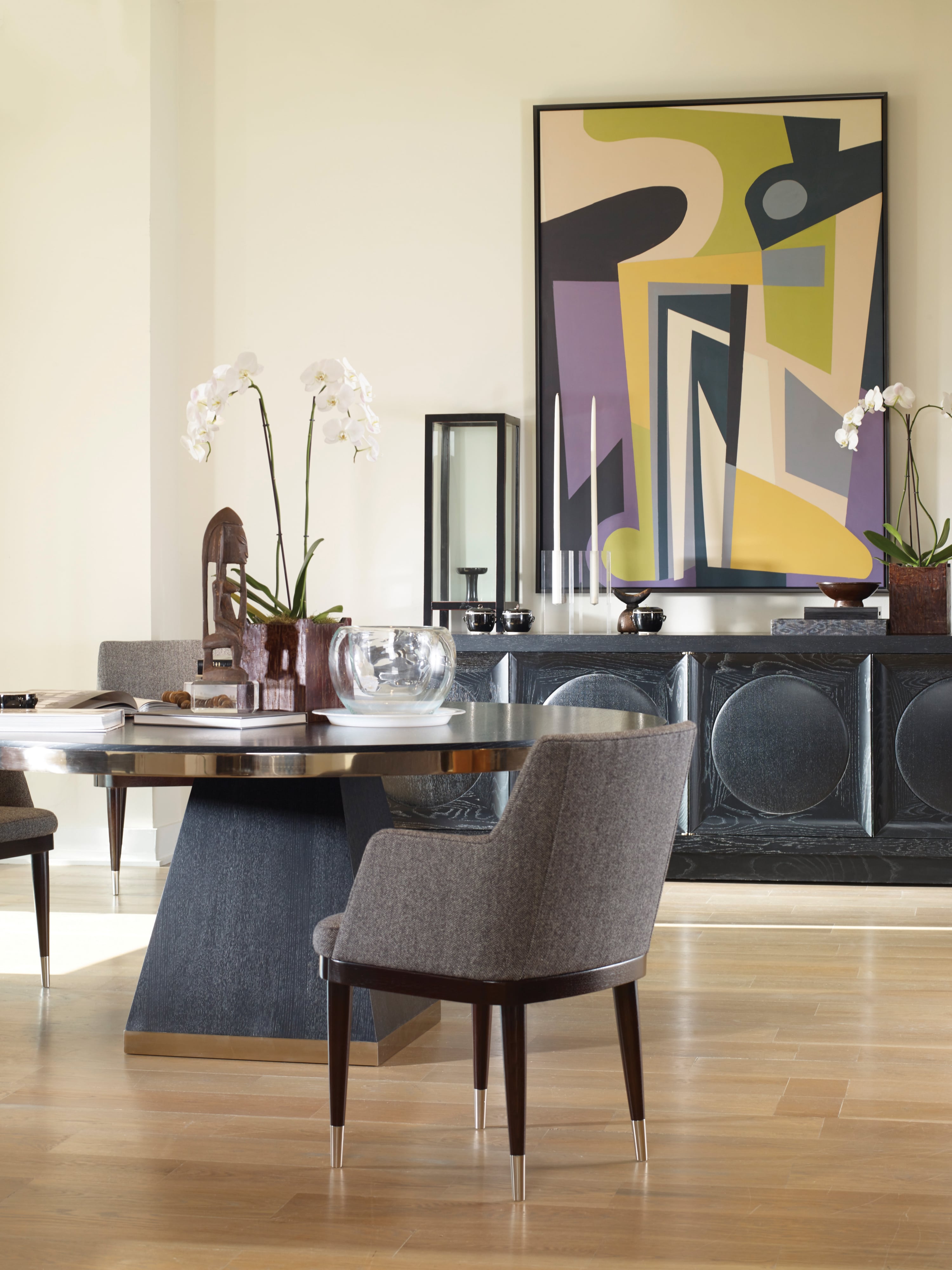 Century Corso Round Dining Table