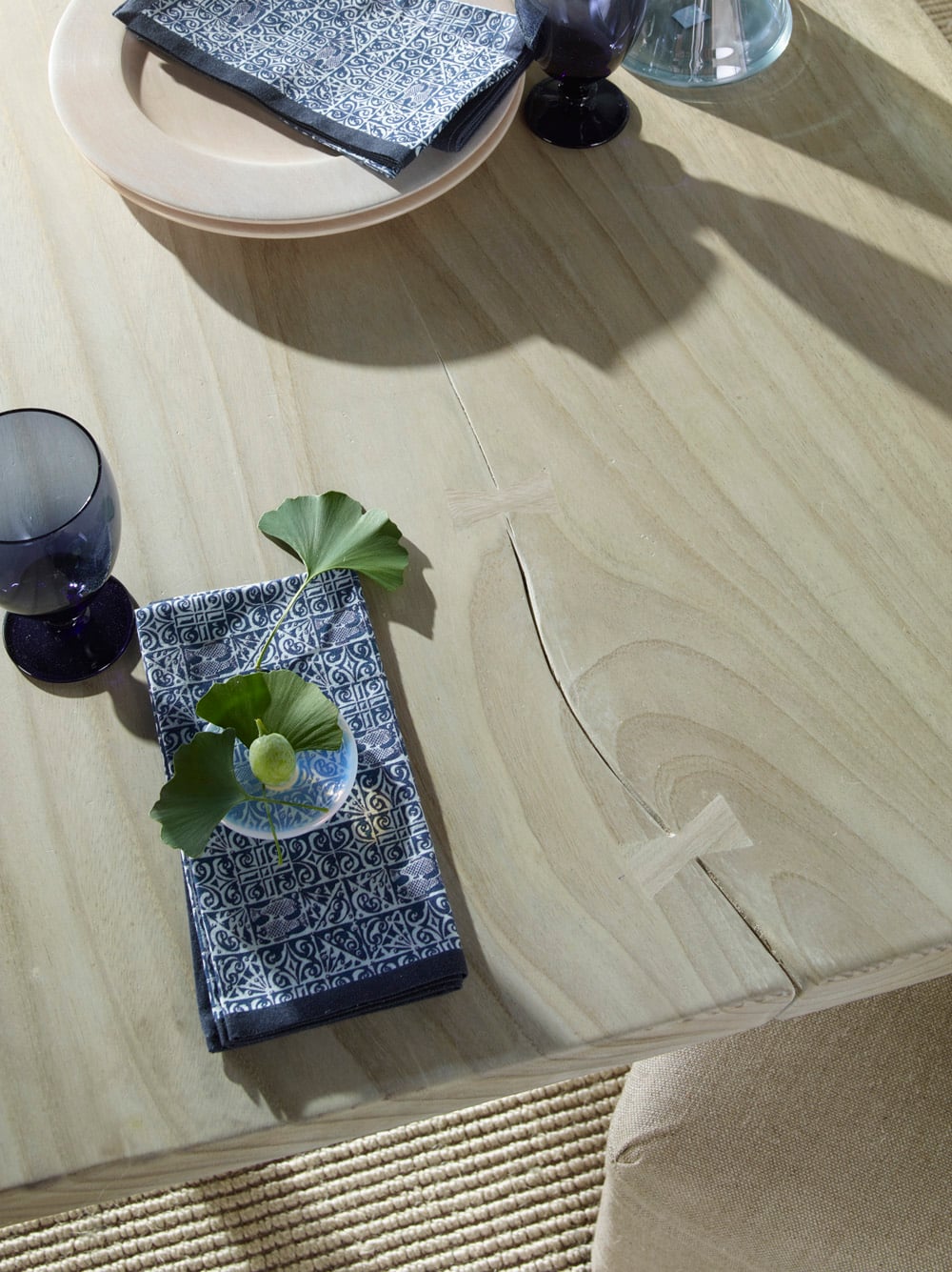 108Guan.Slab Dining Tbl-Cast Iron Strap