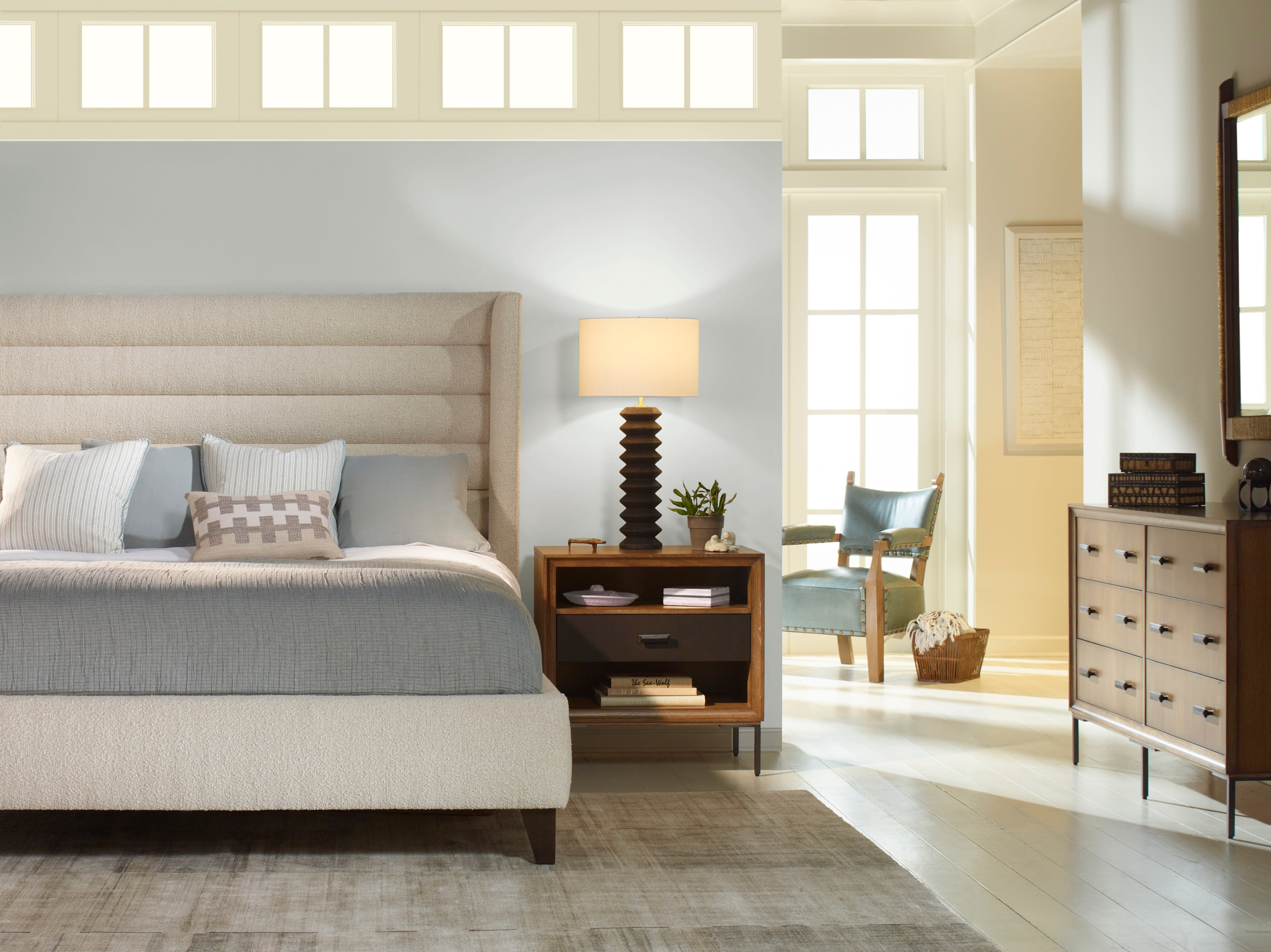 Century Details Case Details Medium Wing Bed - King