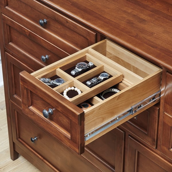 Whittier Wood McKenzie Glazed Cherry 10-Drawer Dresser