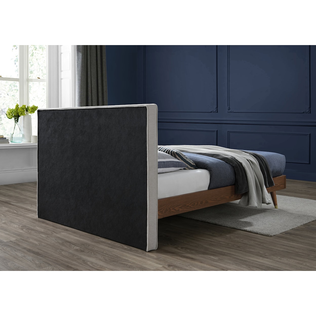 Meridian Furniture Vance Queen Panel Bed