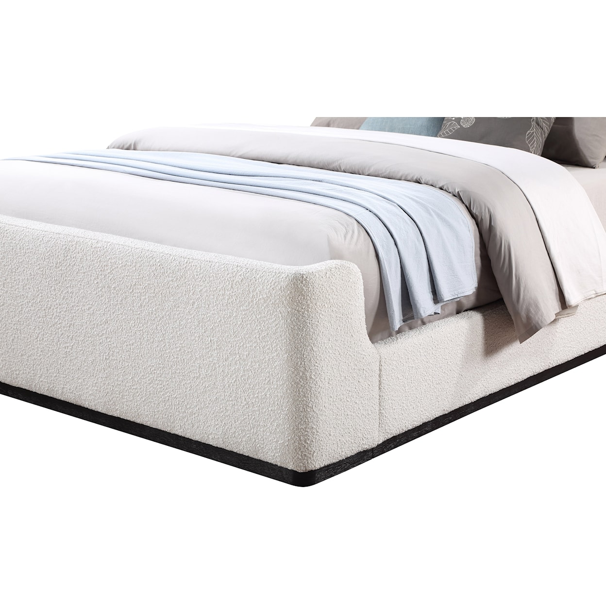 Meridian Furniture Oliver Queen Bed (3 Boxes)