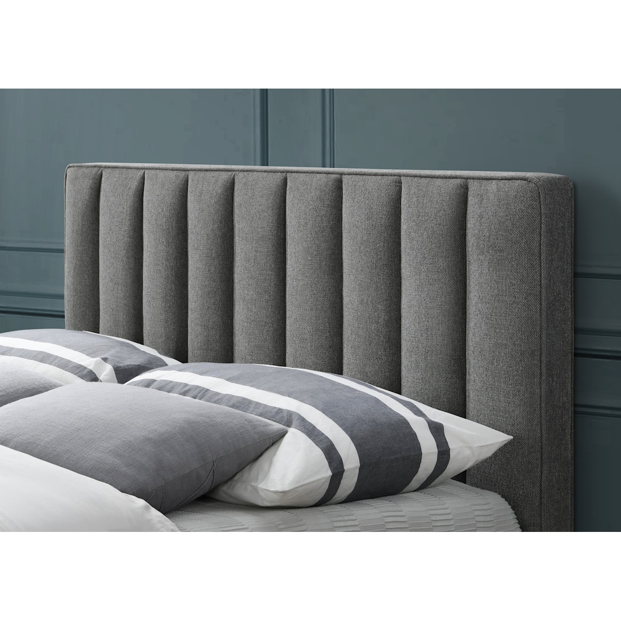 Meridian Furniture Vance Queen Panel Bed