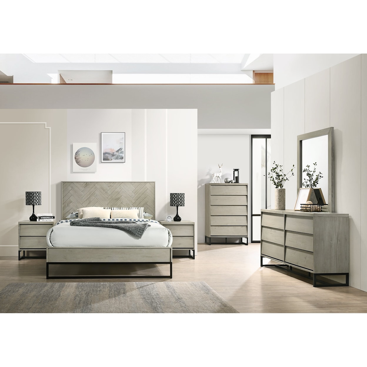 Meridian Furniture Weston 5-Drawer Bedroom Chest