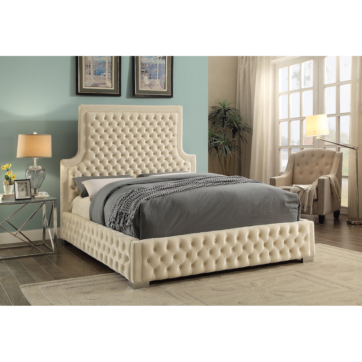 Meridian Furniture Sedona Queen Bed