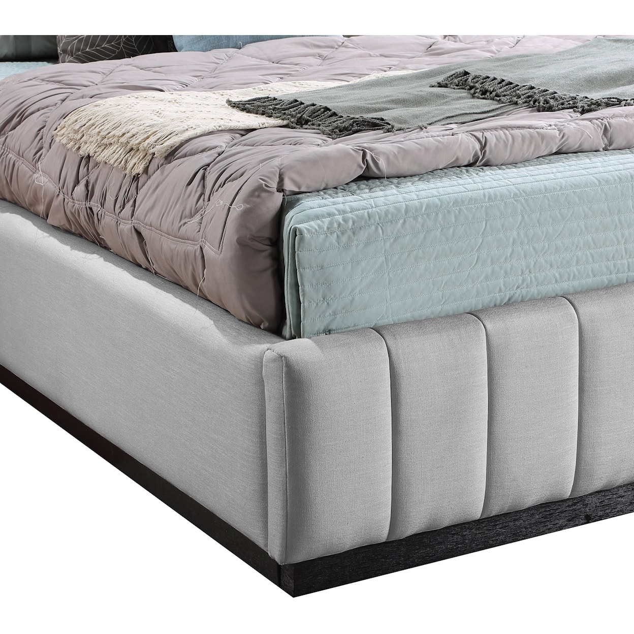 Meridian Furniture Lucia Full Bed
