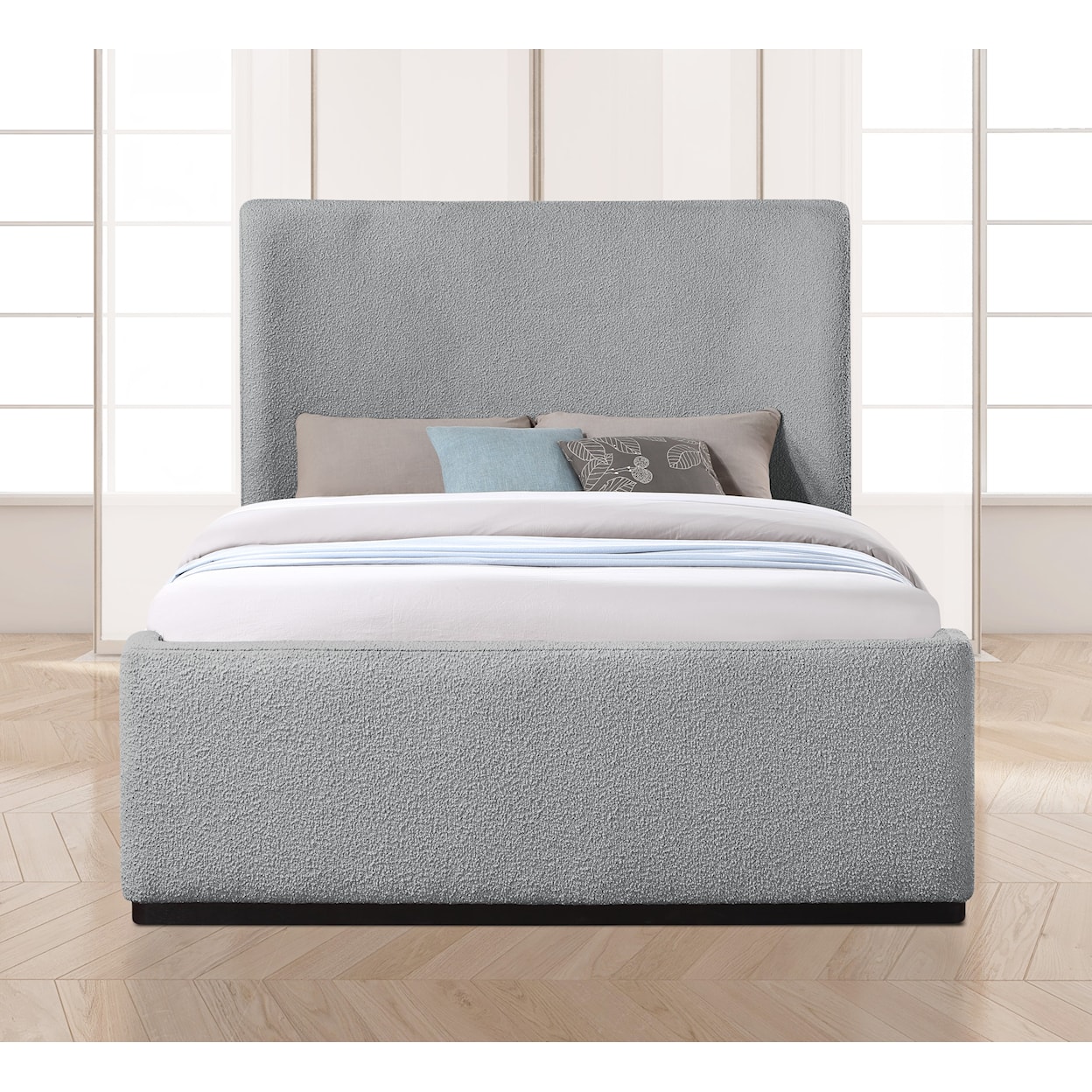 Meridian Furniture Oliver Queen Bed (3 Boxes)