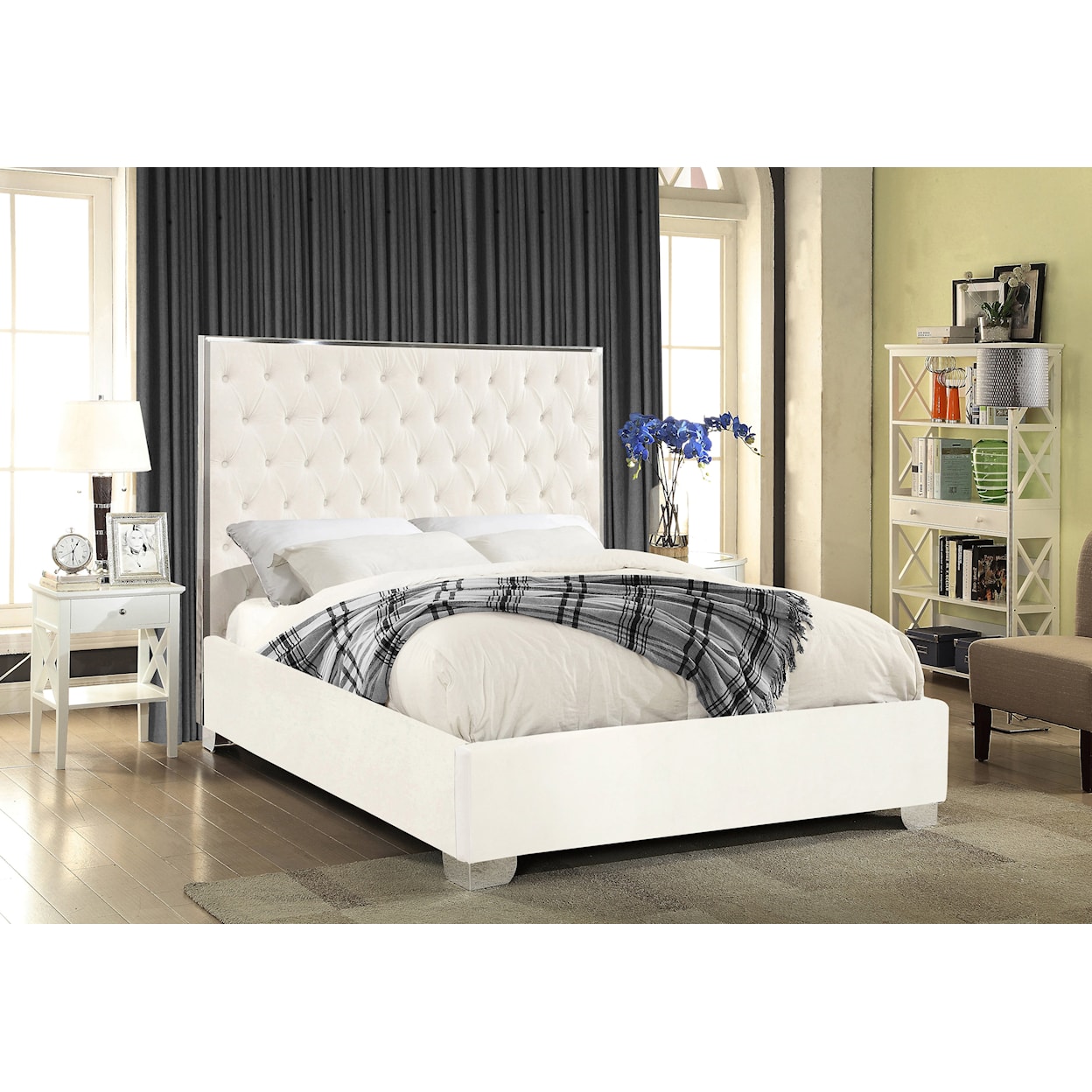 Meridian Furniture Lexi Full Bed