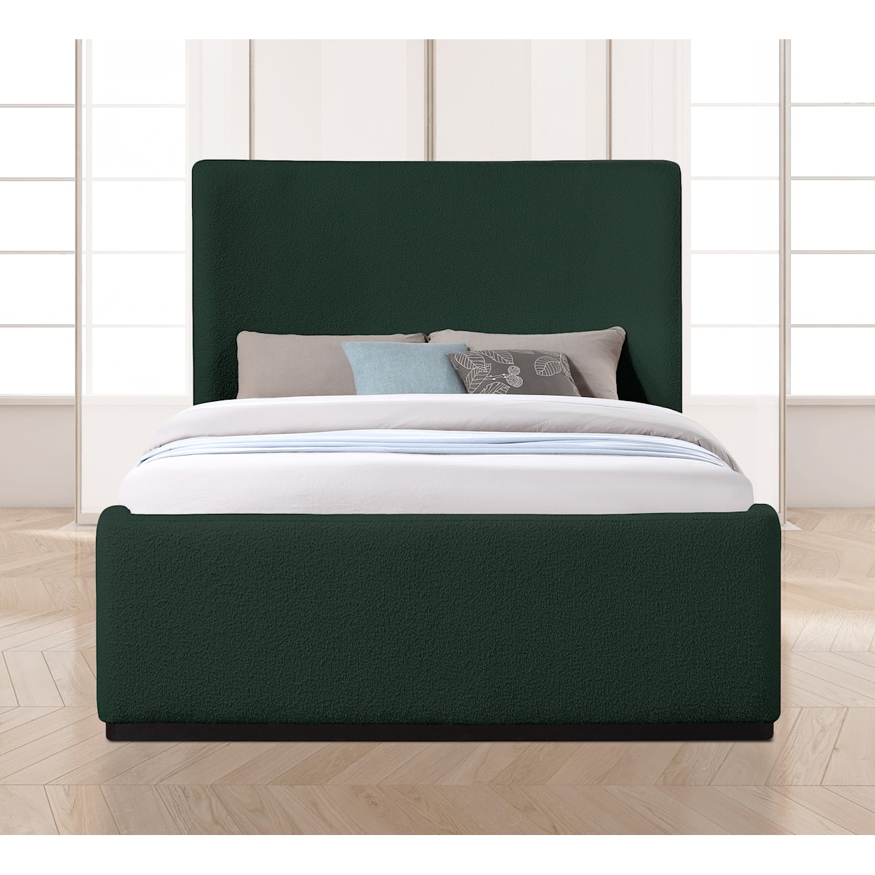 Meridian Furniture Oliver Queen Bed (3 Boxes)