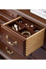 Felt-Lined Drawers and Jewelry Trays to Ensure Scratch-Free Drawers with Long Lasting Beauty