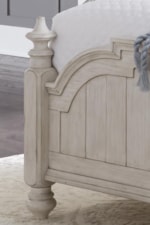 Poster bed footboard detail