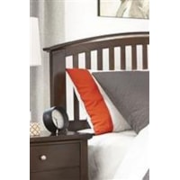 Rounded Headboard with Slat Design