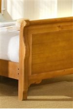 Curvy Detail on Sleigh Bed. 
