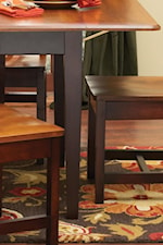 Straight Table Legs Offers a Clean and Smooth Look. 