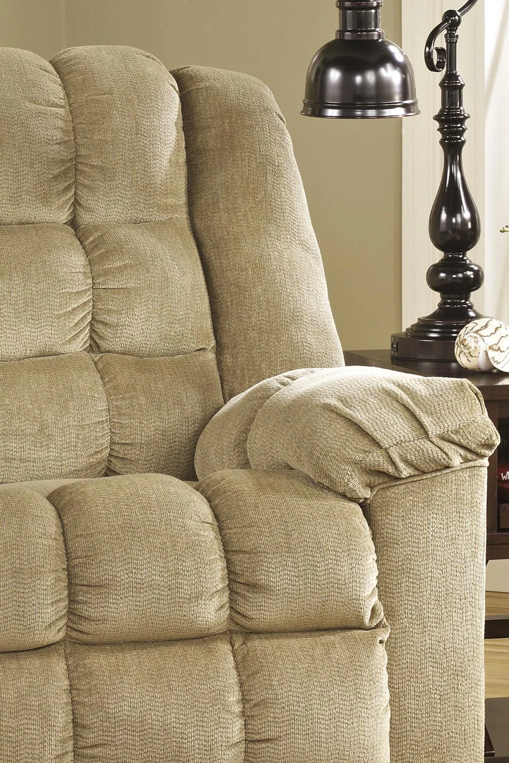 Ludden (81103) by Signature Design by Ashley Value City Furniture