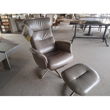 PALLISER FURNITURE - Q04 QUANTUM RECLINER & OTTOMAN
LEATHER: BRONCO FOG GR. 3000, ALL LEATHER
SEAT DEPTH: 20"
30 X 34 X 41
(CANNOT BE SOLD SEPARATELY)