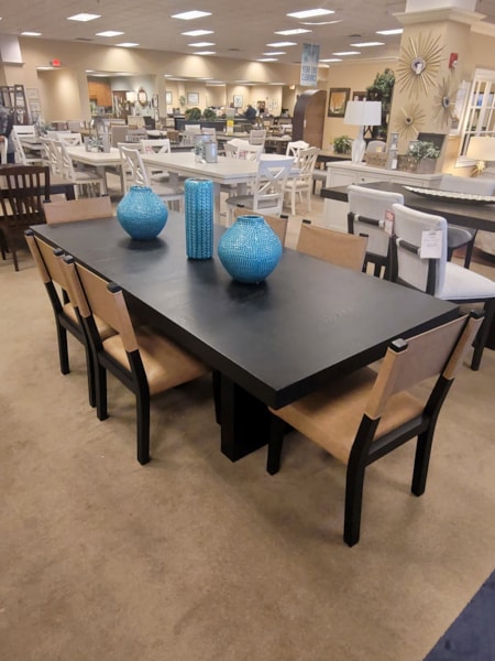 This Steve Silver Aubrey Dining Table and 6 Chairs is a statement set ready for a home in a lovely home.