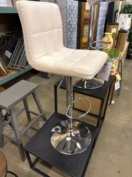 ASHLEY BELLATIER BAR STOOL 