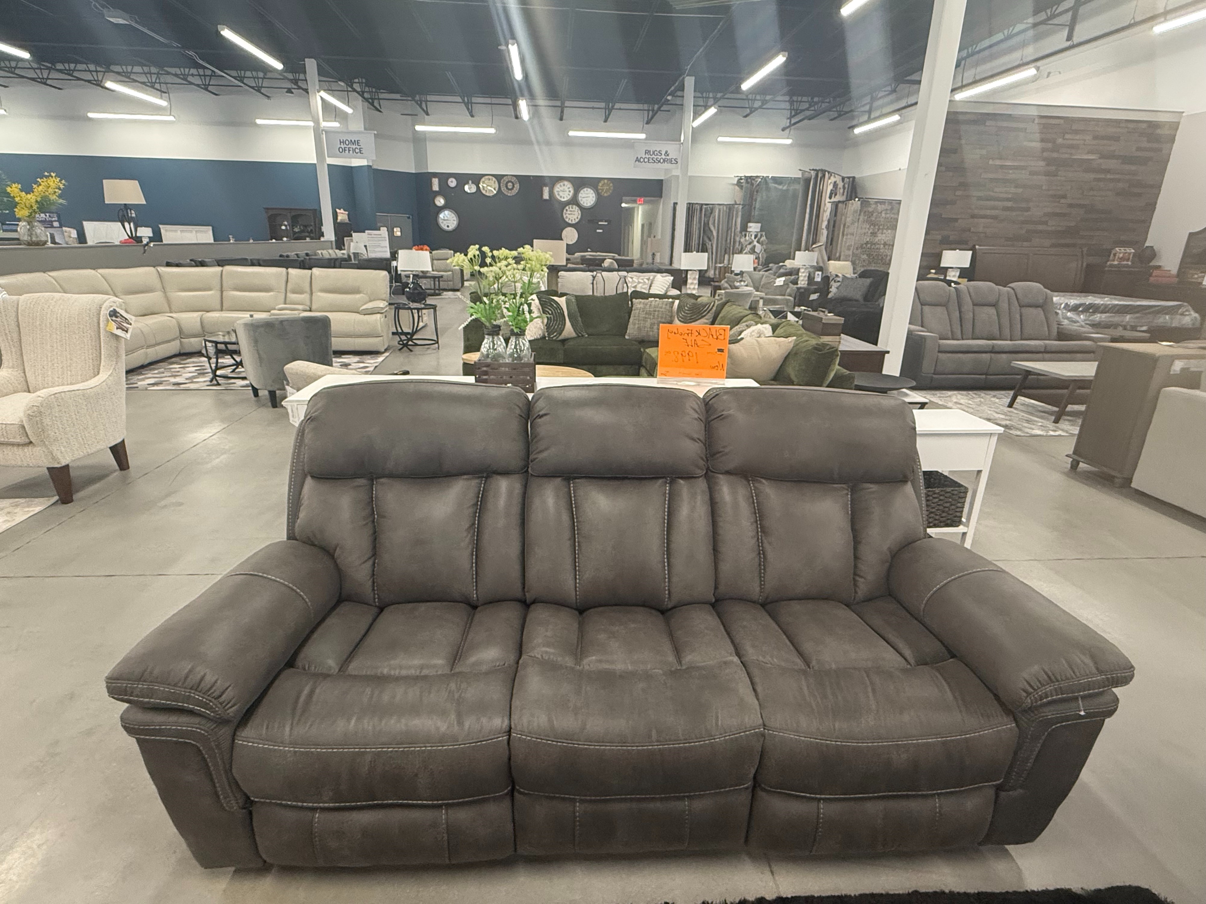 MANUAL RECLINING SOFA 