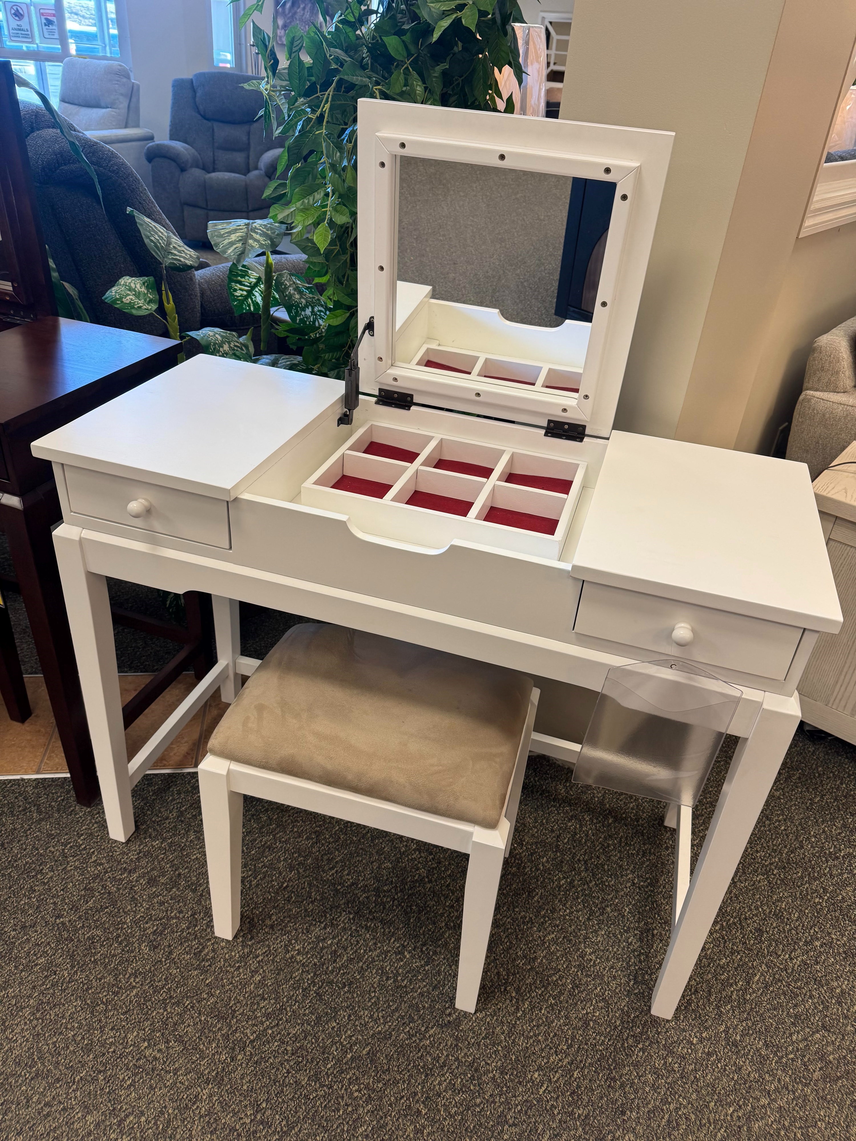 Clearance Item | Jt-Plano | EFO Furniture Outlet | Stroudsburg, Dunmore ...