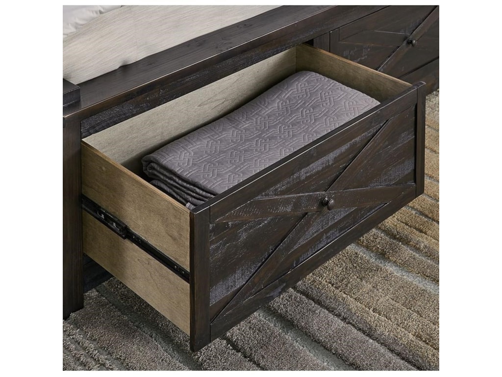 AAmerica Sun ValleyQueen Bed with Footboard Bench