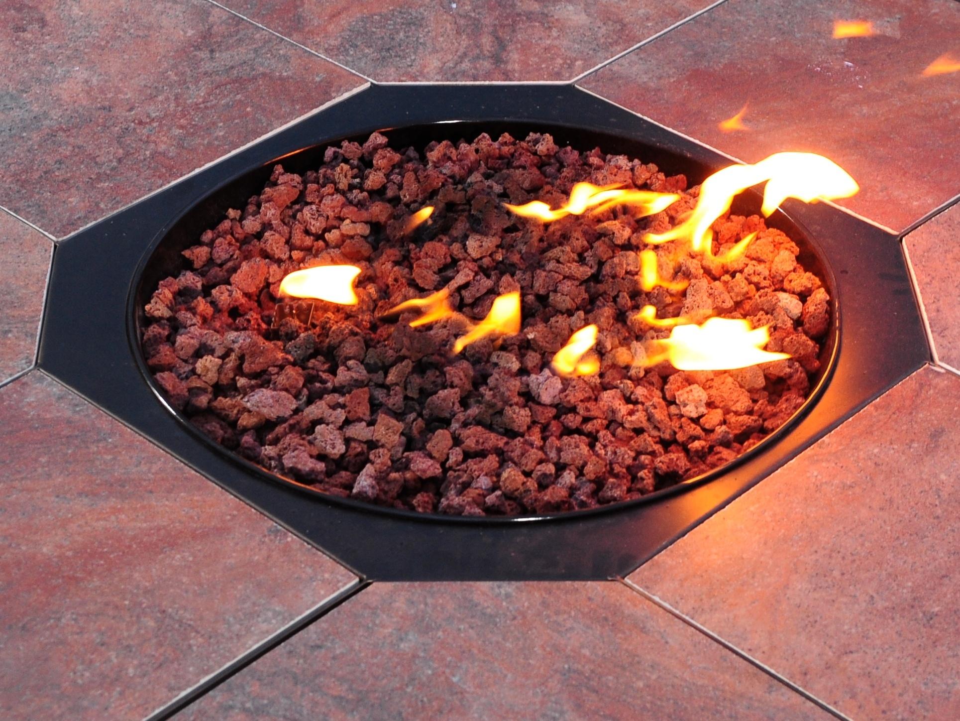 Agio Haywood Aluminum Gas Fire Pit With Inlaid Porcelain Tile Top