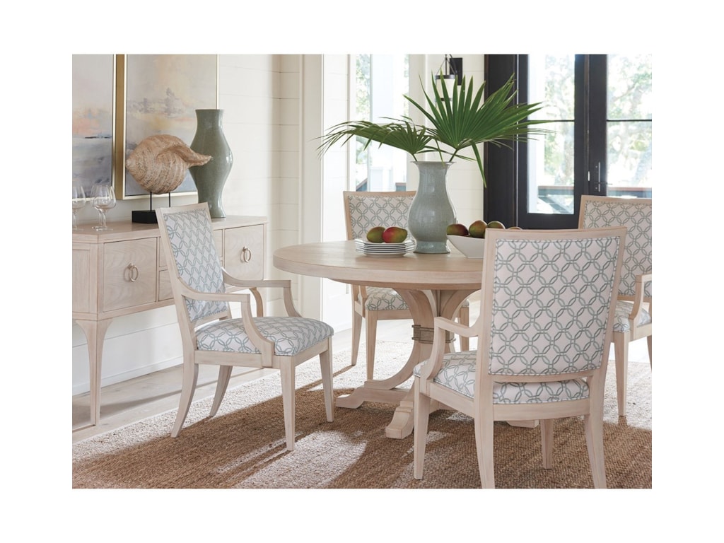 Barclay Butera NewportMagnolia Round Dining Table