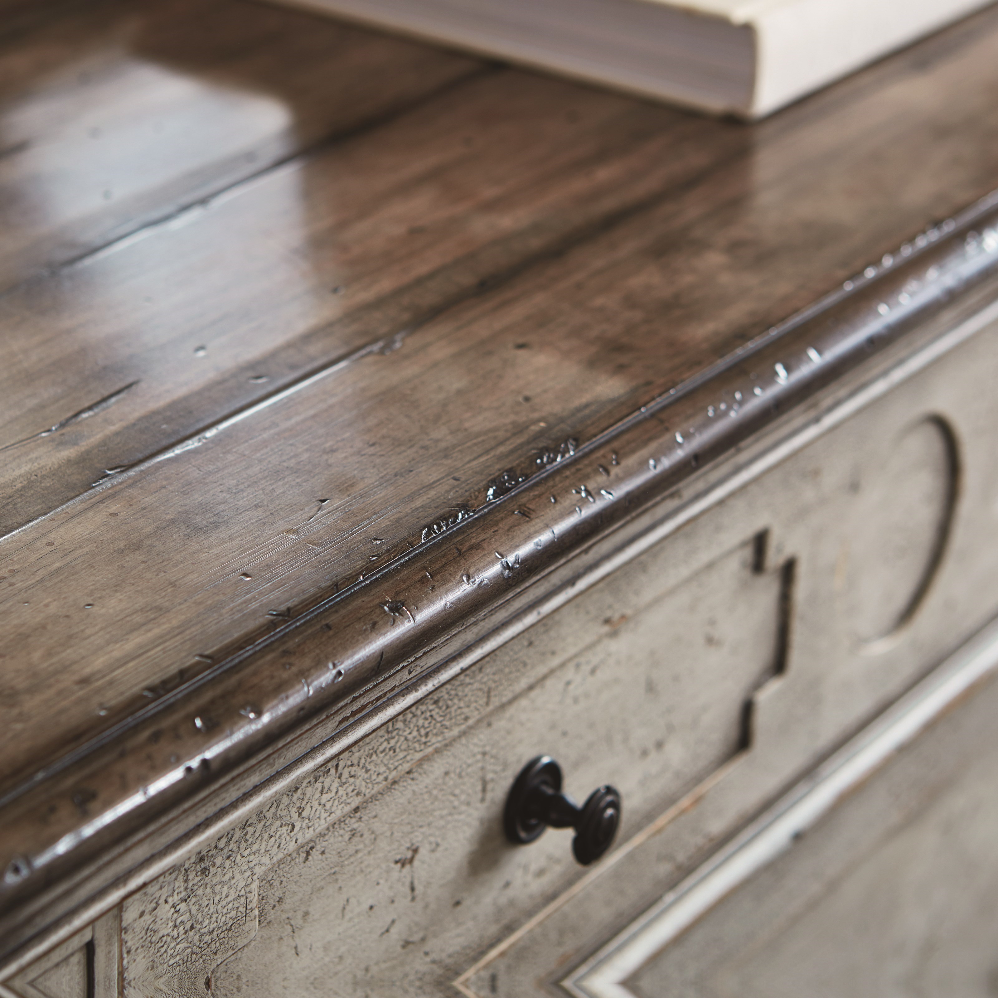 Bassett Verona Rustic Dresser With Felt And Cedar Lined Drawers