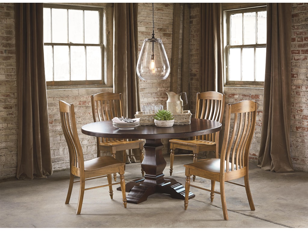 Bassett Bench Made MapleFour Person Round Tavern Table Set