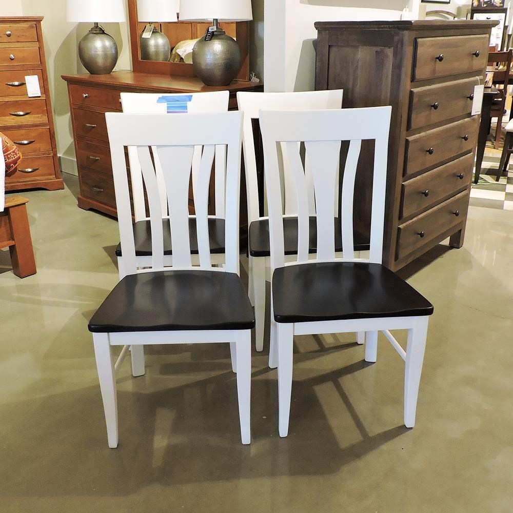 Daniel S Amish Clearance Set Of 4 Dining Chairs Belfort
