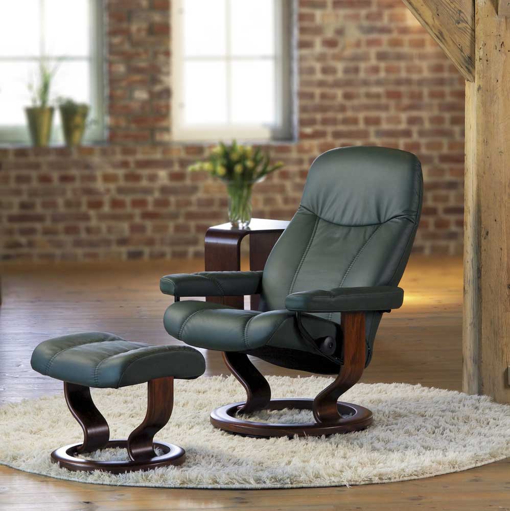Stressless Consul Consul Medium Recliner/Ottoman Batick Black & Walnut