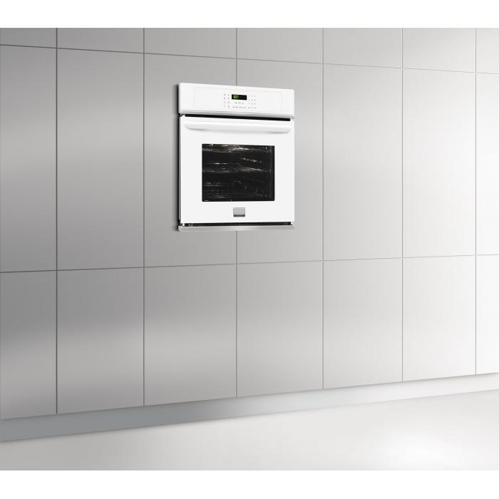 Frigidaire Gallery Electric Single Wall Oven 30 White FGEW3065PW