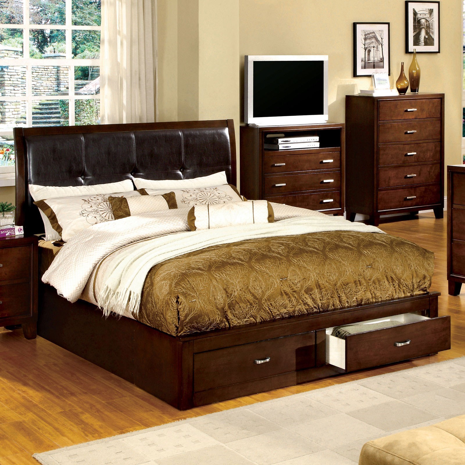 Furniture Of America Enrico Iii Contemporary Queen Upholstered Bed
