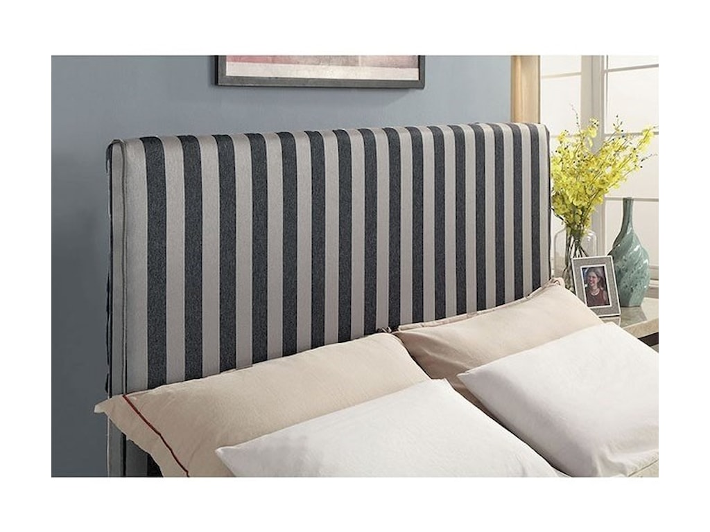 Furniture of America HassalehQueen Bed