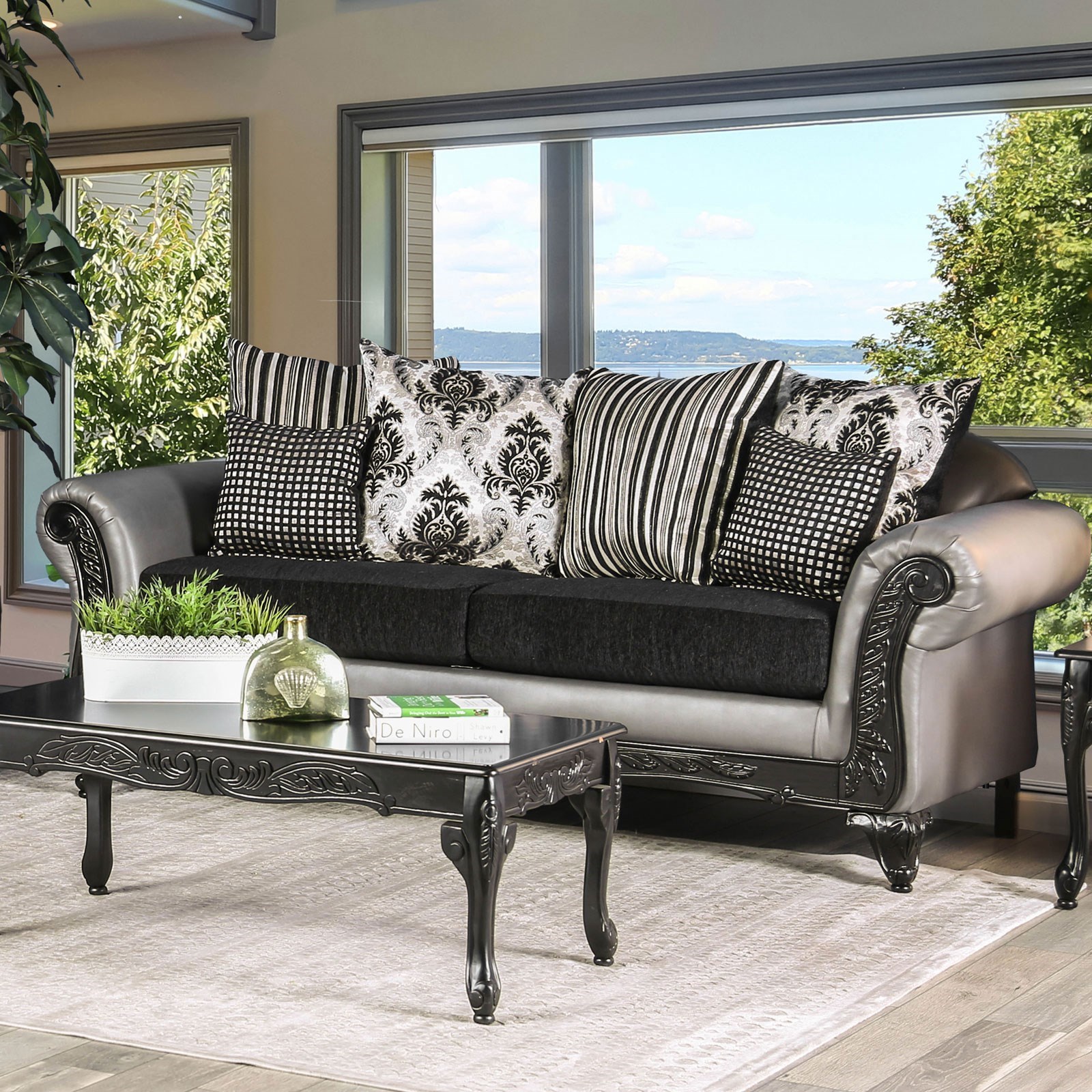 Furniture Of America Midleton Traditional Sofa With Decorative