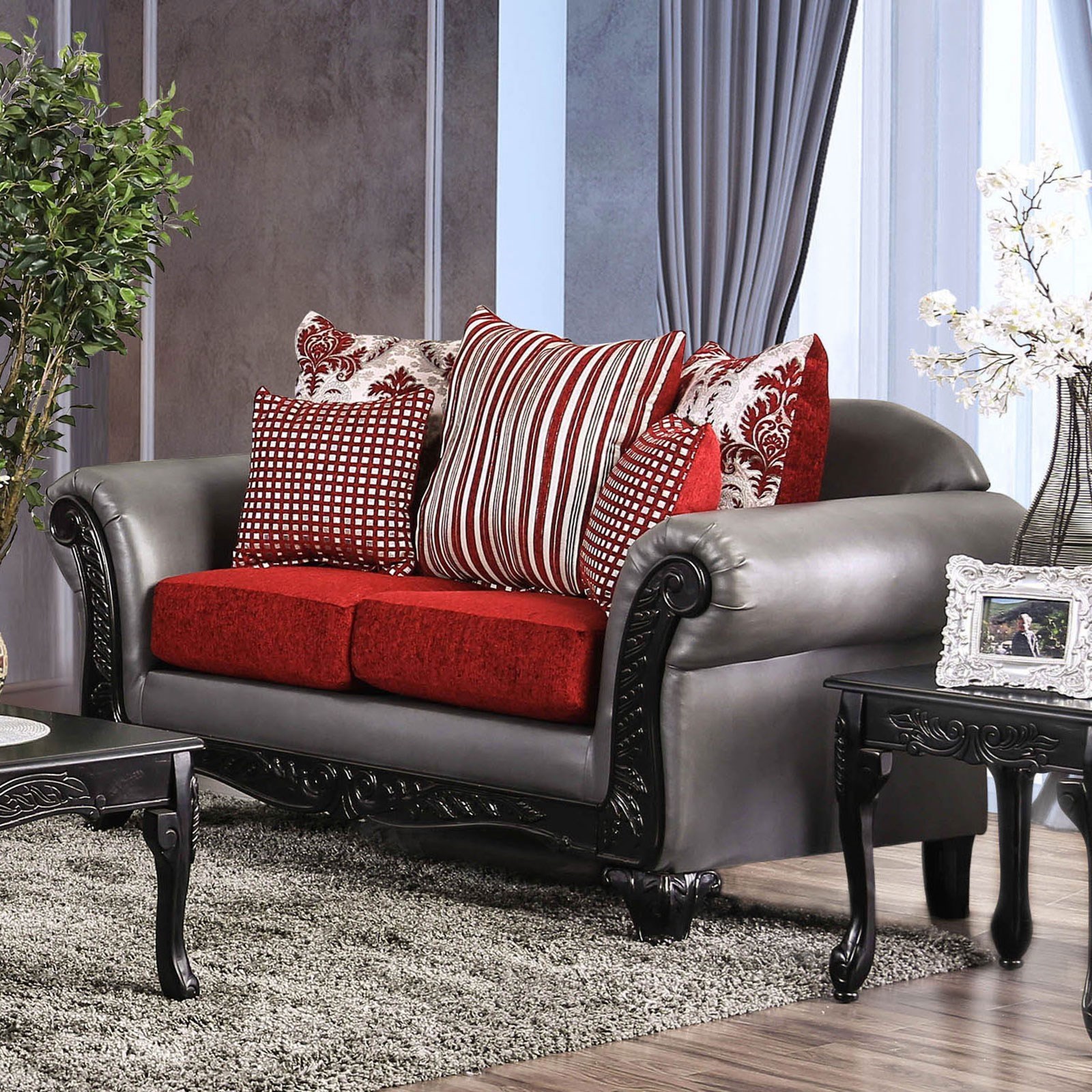 Midleton Traditional Love Seat With Decorative Wood Trim