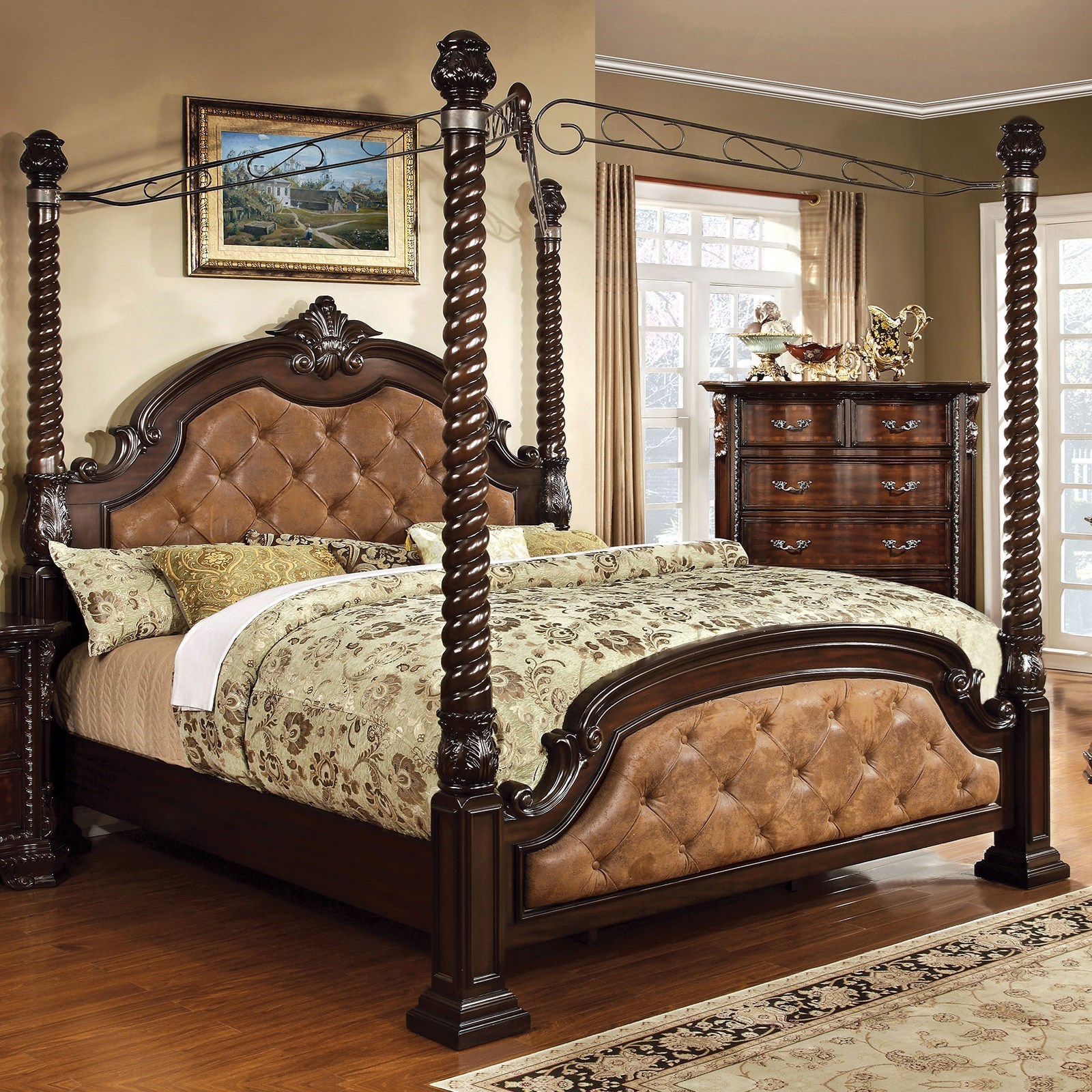 Monte Vista I Traditional Queen Canopy Bed With Button Tufted Head