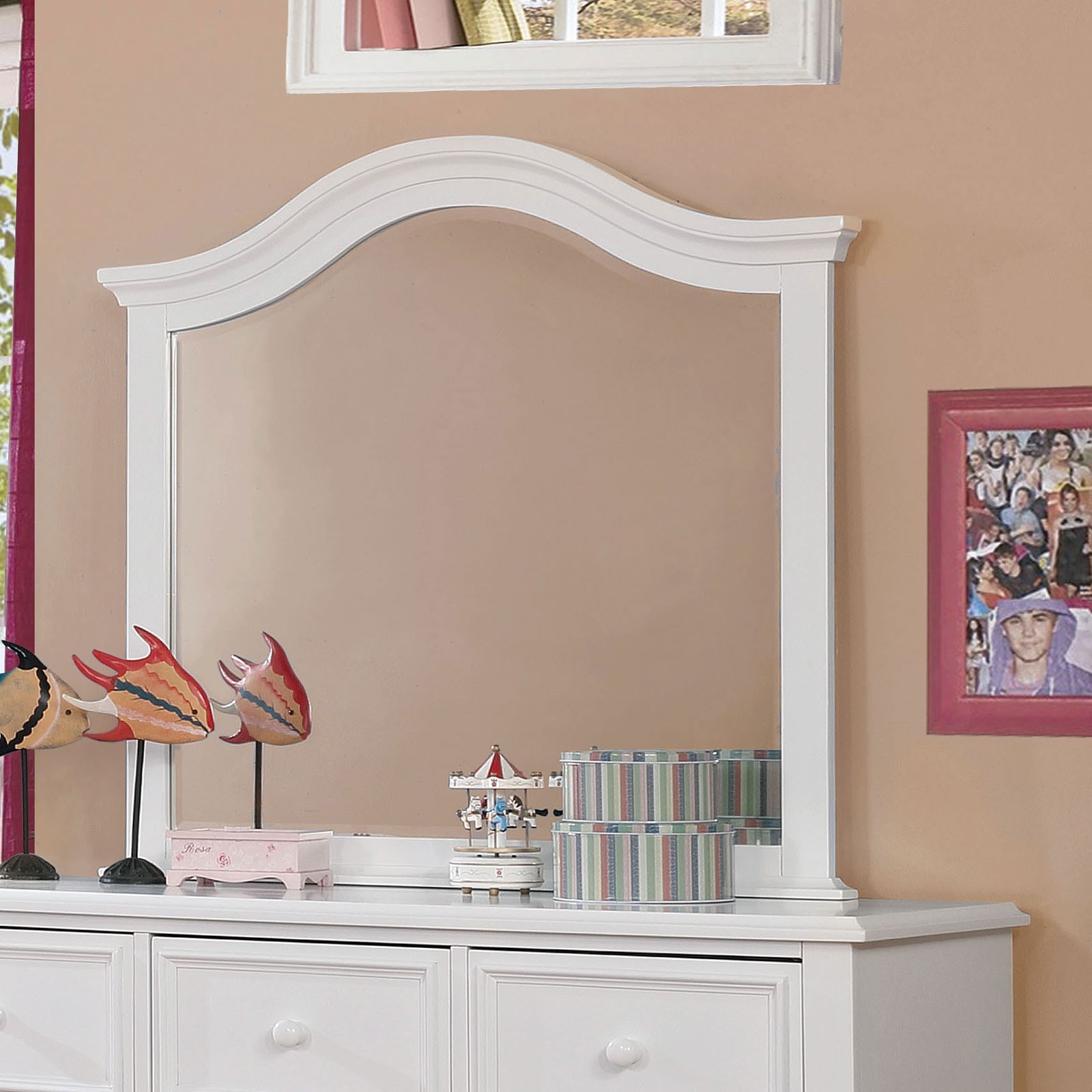 olivia mirror