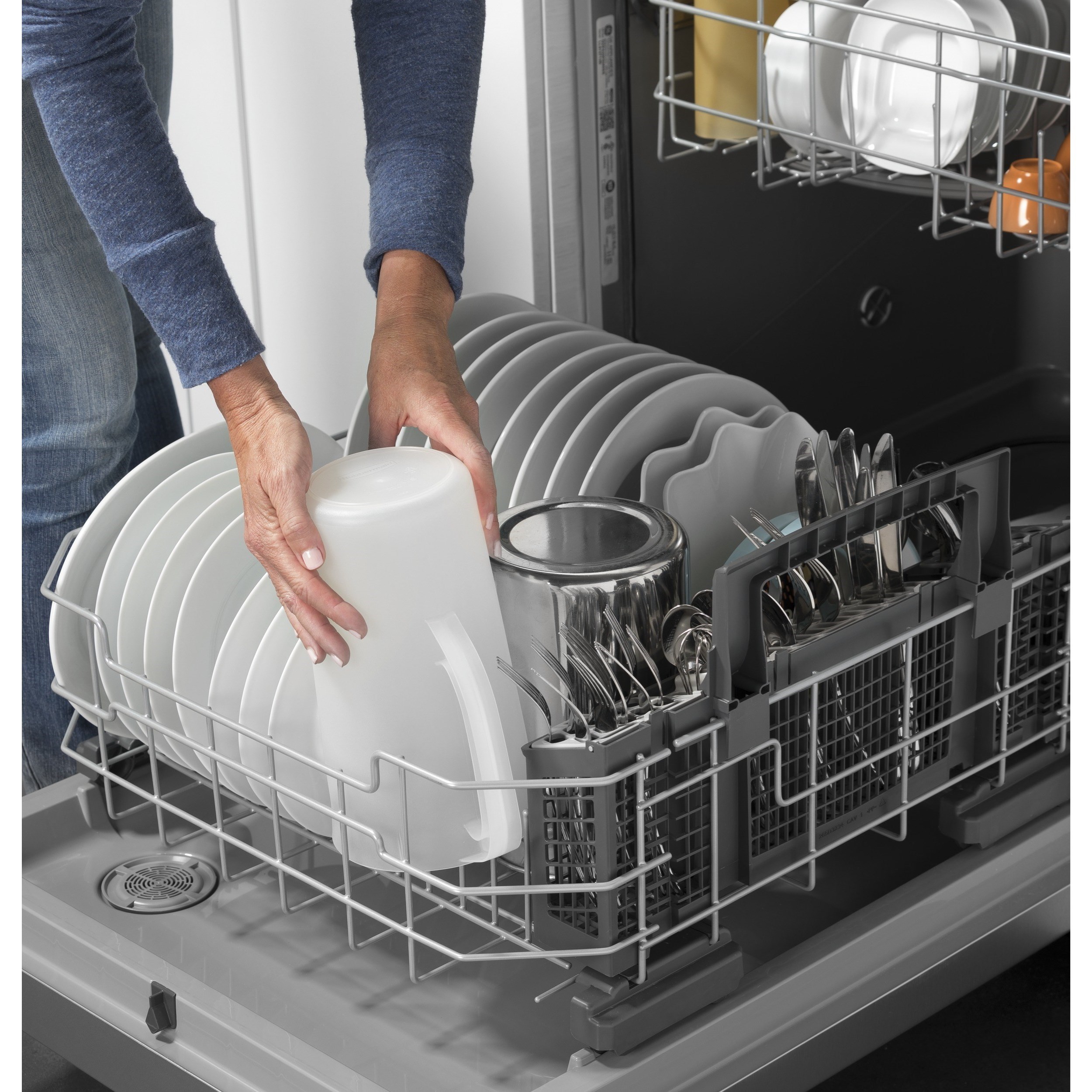 Ge Appliances Gdf630psmss Ge Dishwasher With Front Controls Furniture And Appliancemart Dishwasher Built In