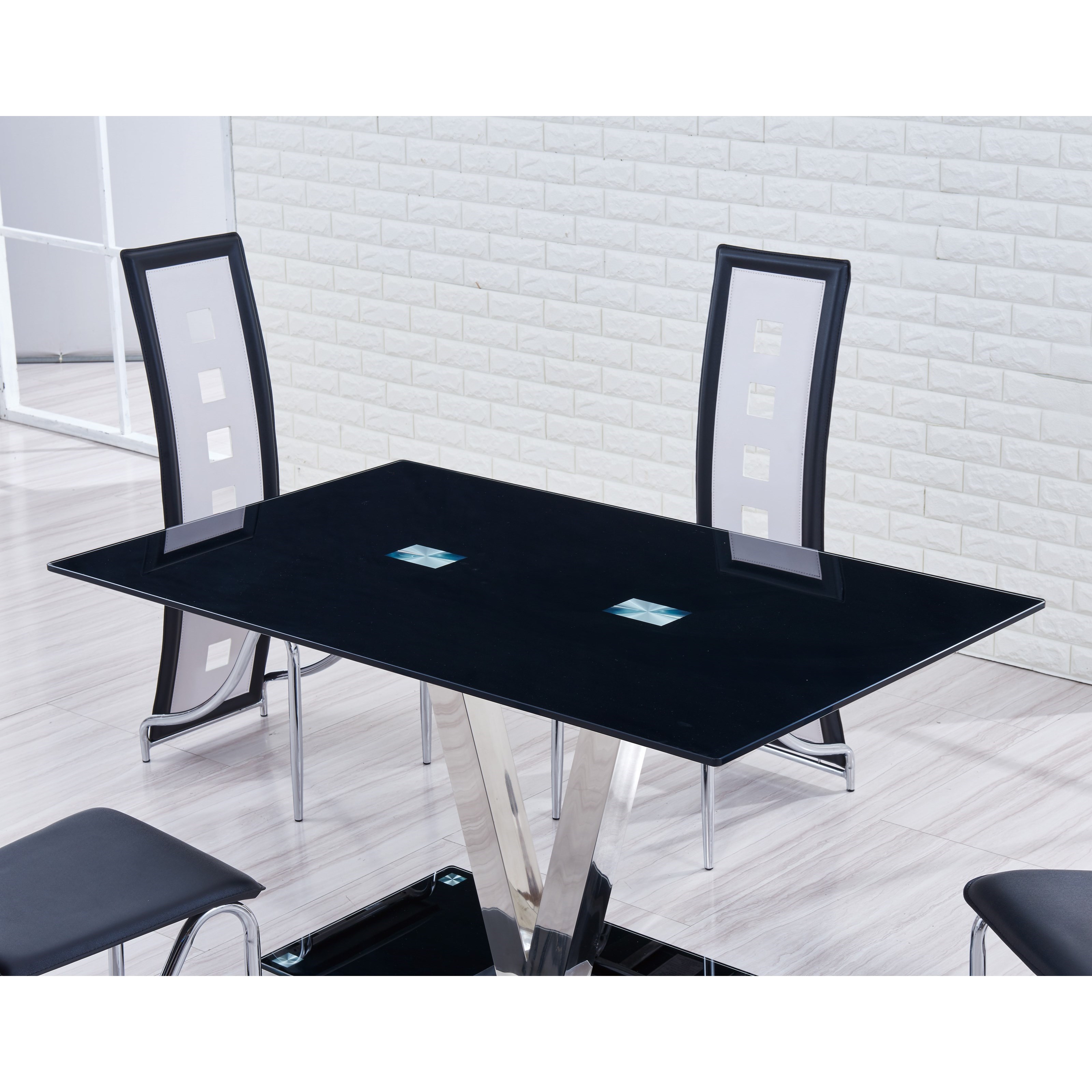 Global Furniture D551 Glossy Dining Table With V Shape Base