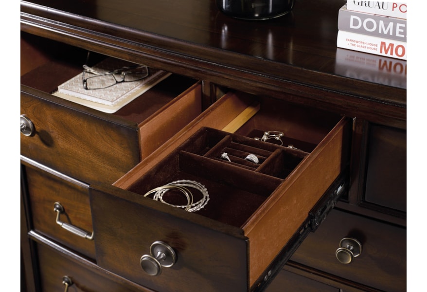 Hooker Furniture Palisade 5183 90002 11 Drawer Dresser With