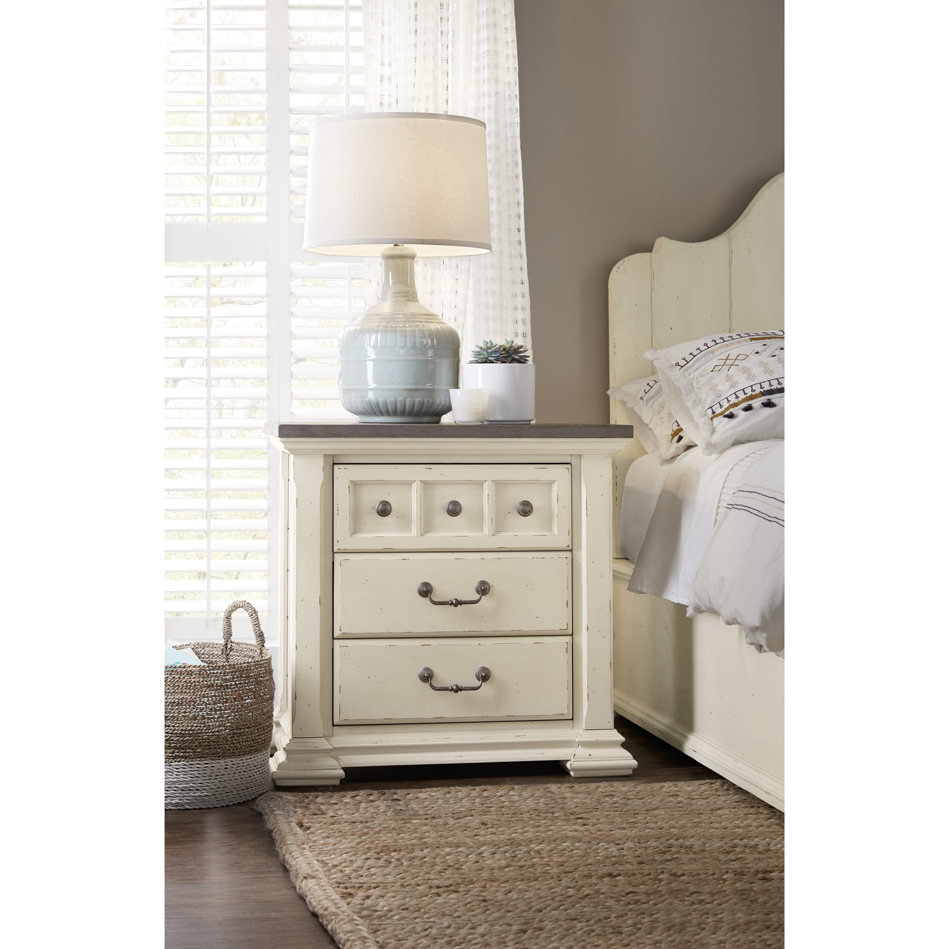 Hooker Furniture Sturbridge Cottage Style Two Tone Three Drawer