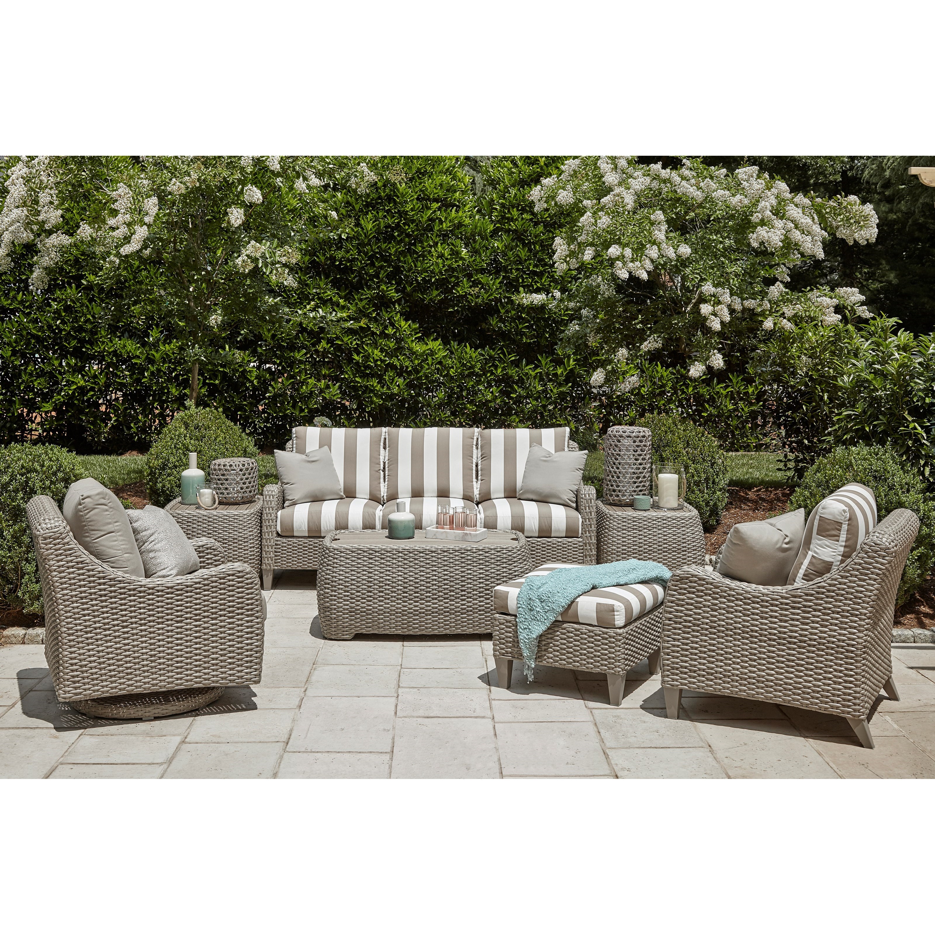 Klaussner Outdoor Mesa Outdoor Chat Set With Reversible Cushions