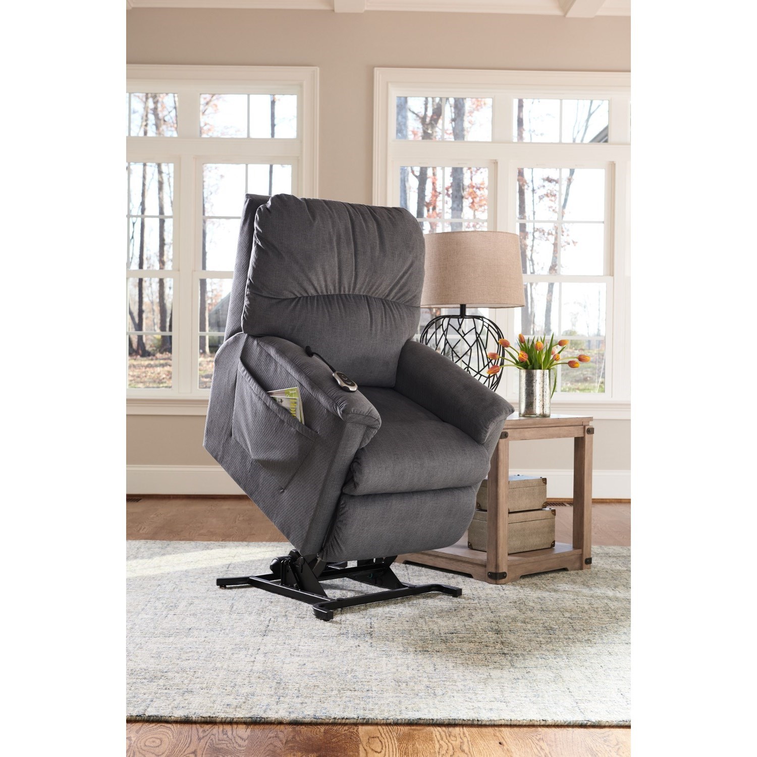 La Z Boy Margaret Casual Power Lift Recliner Lindy S Furniture Company Lift Chairs